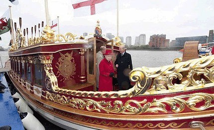 HM Queen Elizabeth on Gloriana