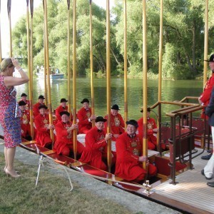 Countess chats to the Watermen