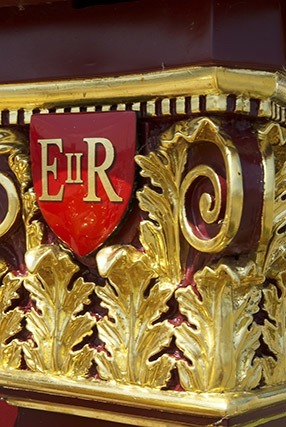 E II R red crest on Gloriana