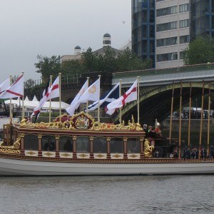 Gloriana waits