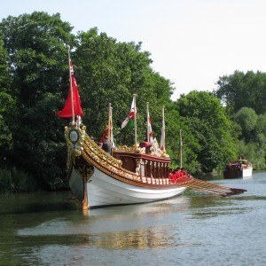 Gloriana bow