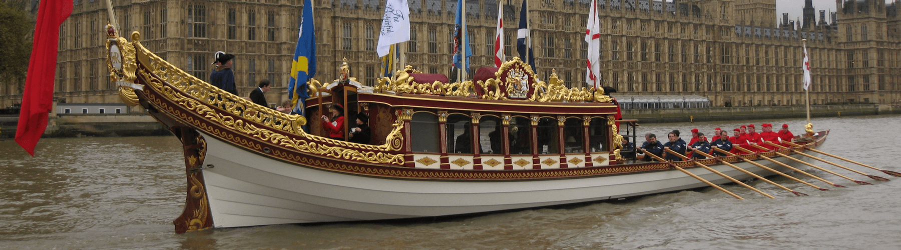 Gloriana at the Lord Mayors Show in front of Houses of Parliament