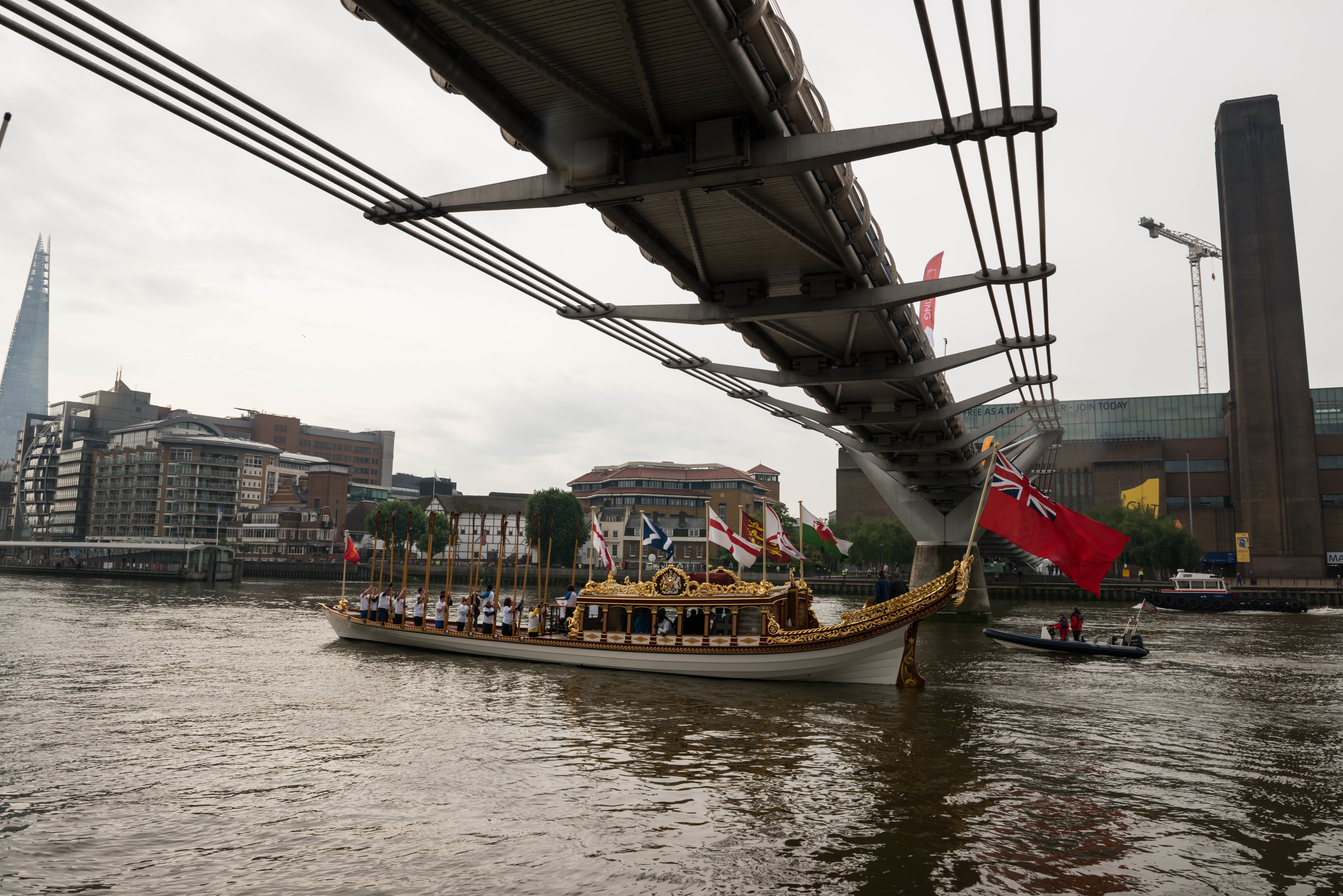 7/6/14. Commonwealth Baton Relay. The Queen's Royal Barge, 'Gloriana', is rowed up the Thames with the Commonwealth Baton aboard. Credit: Port of London Authority/TW/Ben Fitzpatrick.