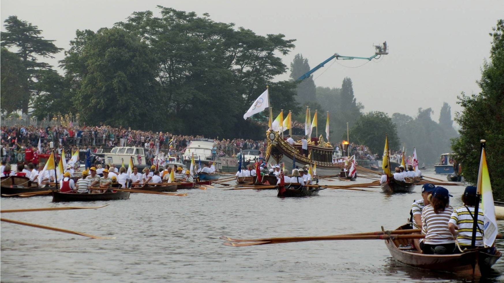 The Water Gallery crowds