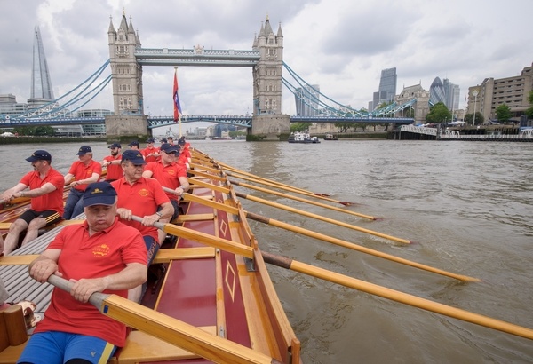 Chris Cully, Rower MV Gloriana rows up the Thames as part of HM The Queen's 90th Birthday celbrations